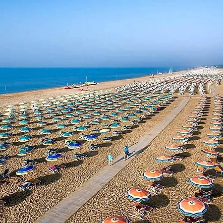 Otel Comfortable Nestled In A Landscape Bibione